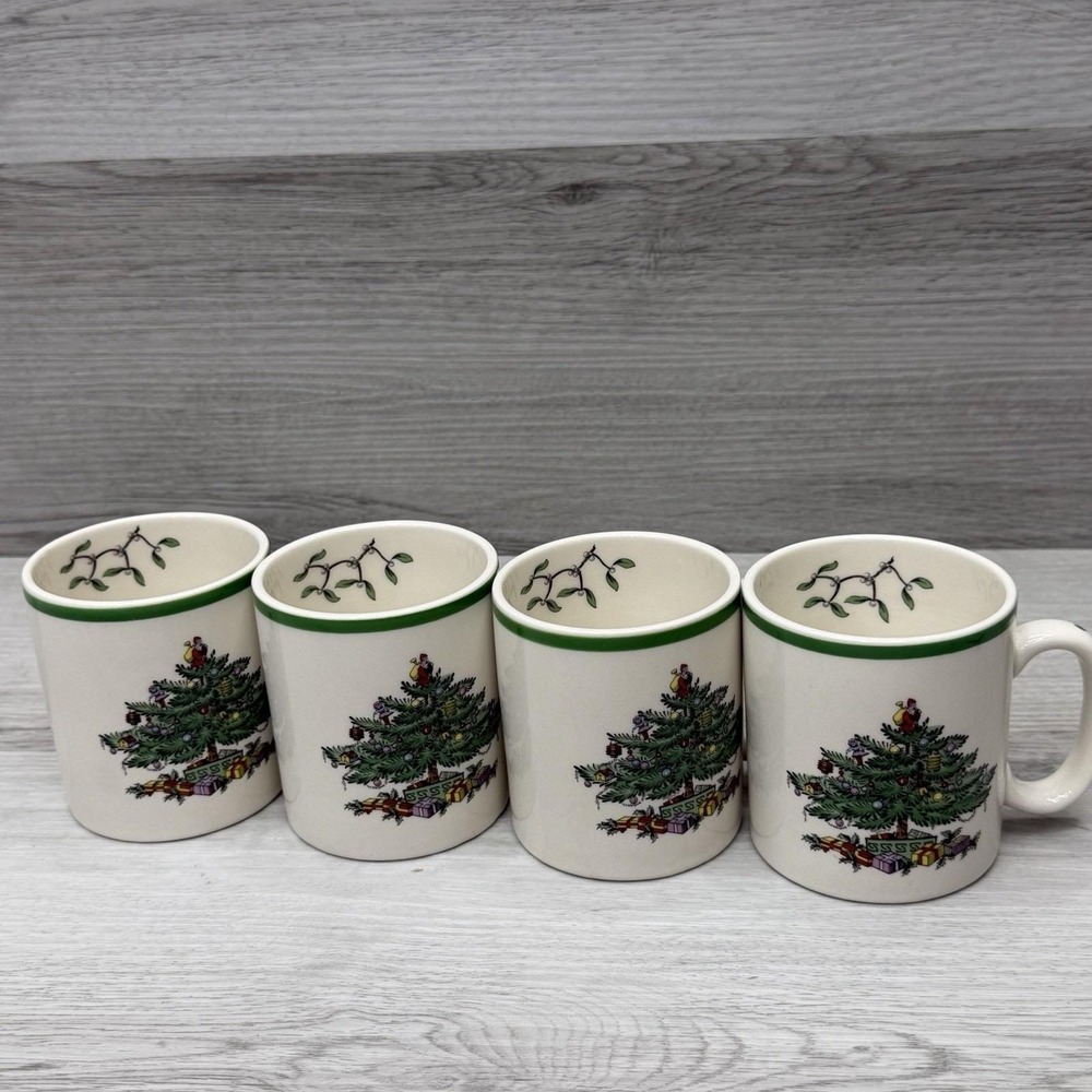 Spode Christmas Tree Mugs Set of 4 S3324-A7 1988 Mistletoe Interior Green Trim